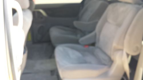 2007 Toyota Sienna CE Mini Passenger Van 5-Door 3.3L, image 9