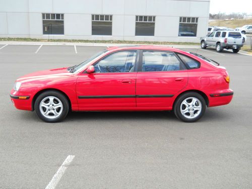 2001 hyundai elantra gt hatchback 5-door 2.0l / leather / nice car