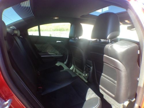 SRT8 6.4L NAV CD 1st row LCD monitors: 1 4 wheel disc brakes ABS brakes Compass, image 10