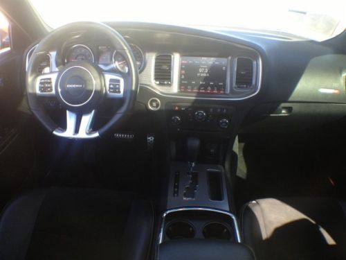 SRT8 6.4L NAV CD 1st row LCD monitors: 1 4 wheel disc brakes ABS brakes Compass, image 11