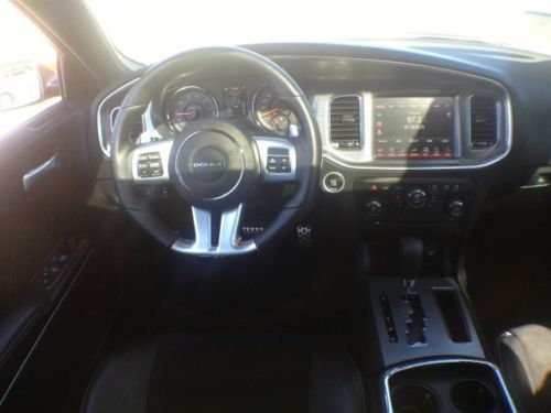 SRT8 6.4L NAV CD 1st row LCD monitors: 1 4 wheel disc brakes ABS brakes Compass, image 13