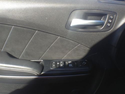 SRT8 6.4L NAV CD 1st row LCD monitors: 1 4 wheel disc brakes ABS brakes Compass, image 16