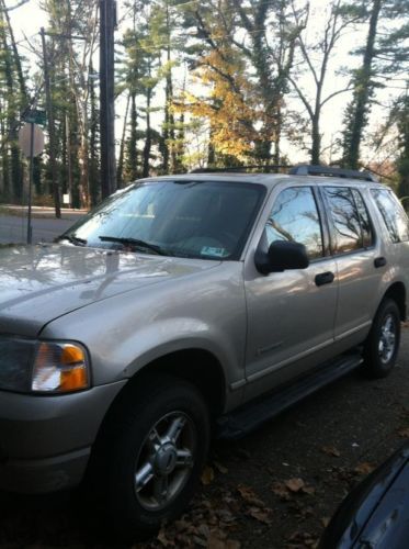 2005 ford explorer xlt  4x4