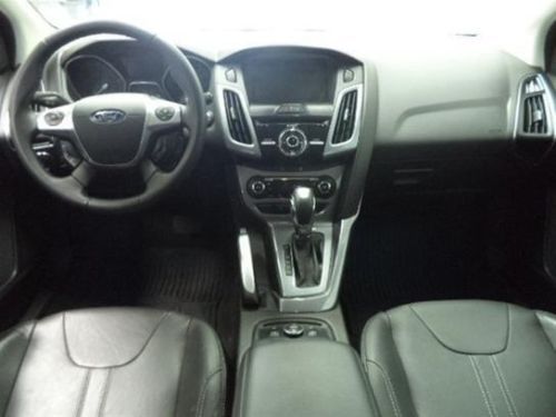 2012 ford focus titanium hatchback 4-door 2.0l