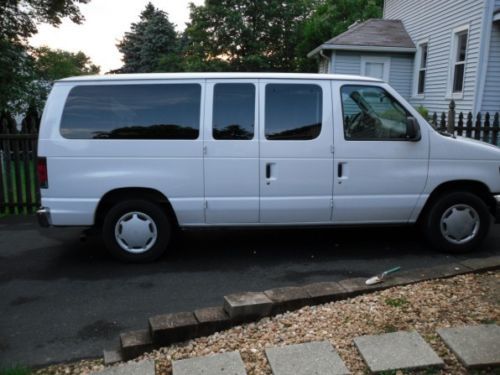 2006 ford 8 passenger club wagon