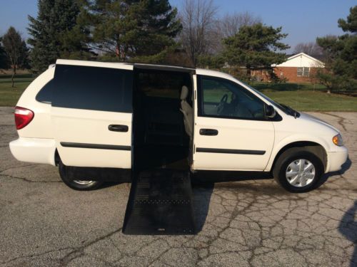 Wheelchair van accessible 2007 dodge caravan  no reserve