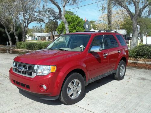 Mint condition 2010 ford escape xlt sport utility 4-door 2.5l