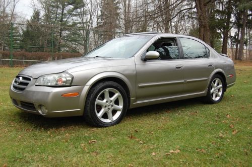 2002 nissan maxima se  runs well,3.5 v6, moonroof,rear spoiler, no reserve, cd