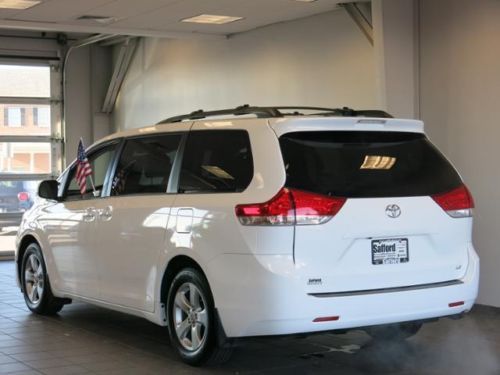 5dr 8-Pass V 3.5L CD Power Windows Power Door Locks Tilt Wheel Cruise Control, image 3