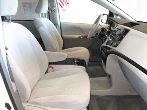 5dr 8-Pass V 3.5L CD Power Windows Power Door Locks Tilt Wheel Cruise Control, image 10