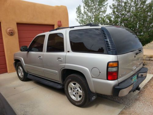 2004 chevrolet tahoe lt sport utility 4-door 5.3l 4x4 loaded w/leather