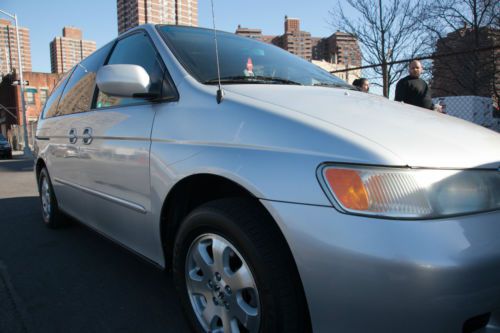 Honda odyssey 2002 silver 142k