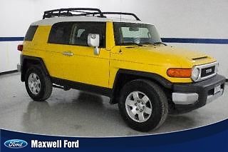 07 fj cruiser 4x2, cloth, pwr equip, cruise, alloys, luggage rack, we finance