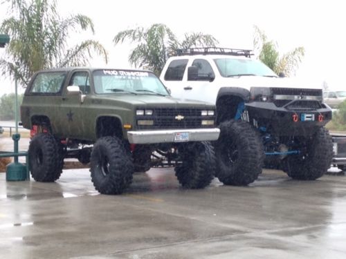 Chevrolet k5 blazer lifted 8 lug on 44s