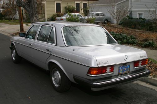 1979 Mercedes Benz 300D Sedan, Ultra-Low Mileage, A Rust-Free California Beauty!, image 8