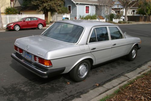 1979 Mercedes Benz 300D Sedan, Ultra-Low Mileage, A Rust-Free California Beauty!, image 9