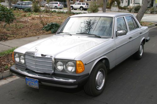 1979 Mercedes Benz 300D Sedan, Ultra-Low Mileage, A Rust-Free California Beauty!, image 10