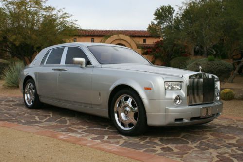 Beautiful 2006 rolls royce phantom only 39,000 miles!