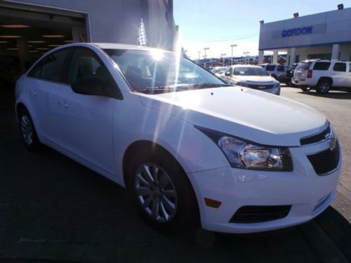 2011 chevrolet cruze ls low mileage 1.8l