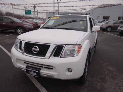 2010 nissan pathfinder 4wd 4dr v6 le model nav leather sunroof heated seats