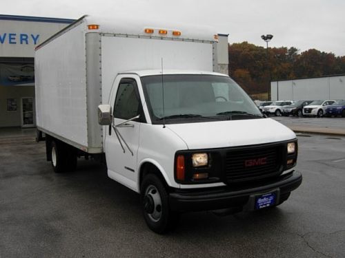 Diesel 6.5l rear wheel drive dual rear wheels box truck ramp cabin access am/fm