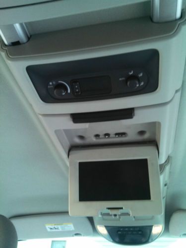 SXT 3.8L Alloy Wheels Stow-N-Go DVD Player 3 Zone Climate Control, image 15