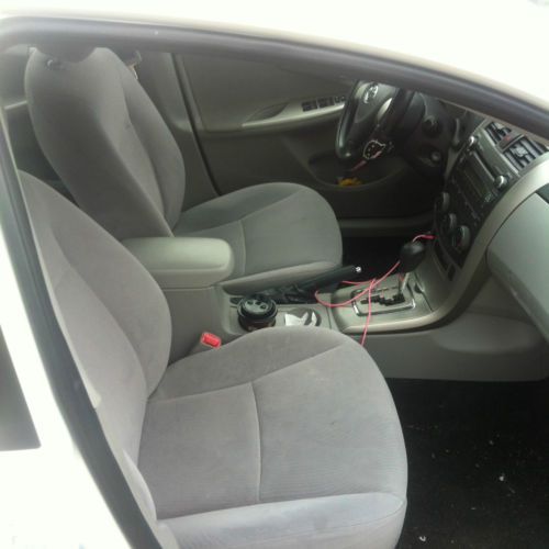 White 2011 Toyota Corolla Le, US $13,000.00, image 2