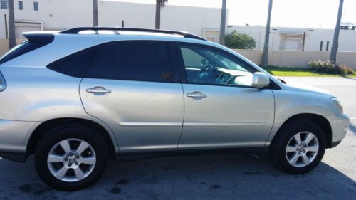 2004 lexus rx330 awd suv. no reserve.