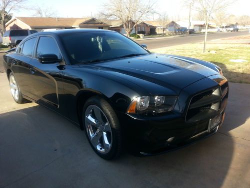 2013 dodge charger se 3.6l v6 sports package (black)