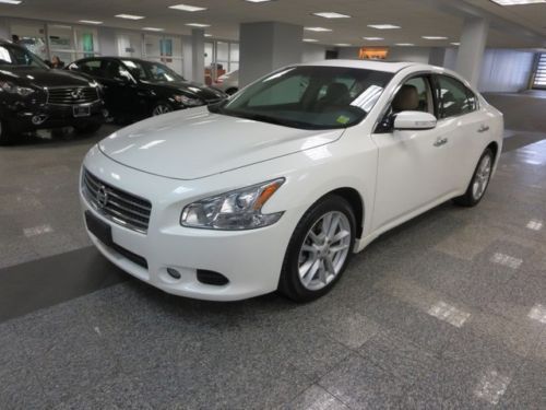 2011 nissan 3.5 sv