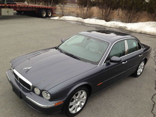 2004 jaguar xj8  sedan 4-door 4.2l v8 charcoal gray like new!