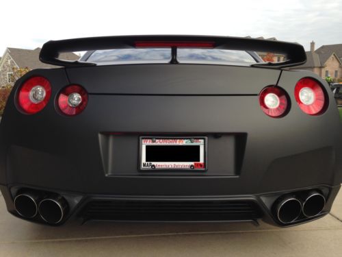 2013 nissan gt-r premium coupe 2-door 3.8l