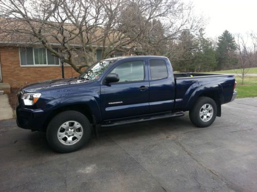 2012 toyota tacoma base extended cab pickup 4-door 2.7l 4x4 / 4wd
