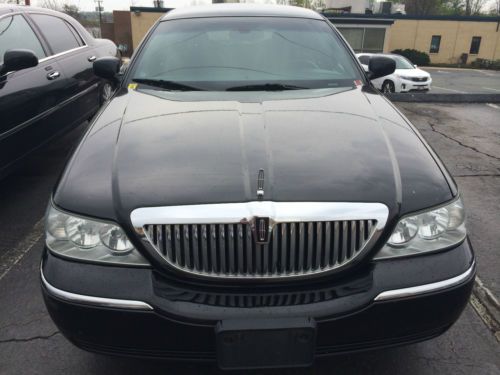 2004 lincoln town car signature sedan 4-door 4.6l