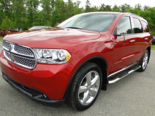 2011 dodge durango citadel  repairale salvage title, light damage