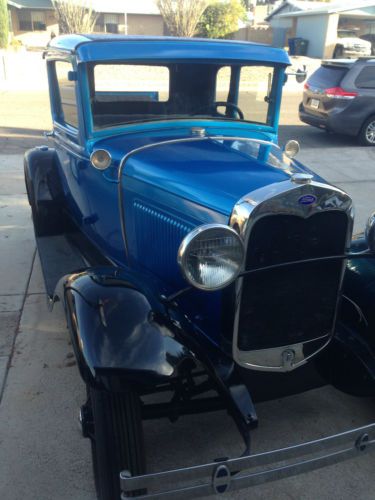 1930 ford model a with soft top and rumble seat