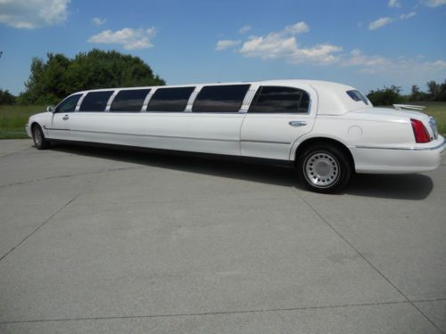 2001 lincoln towncar limo (low miles)