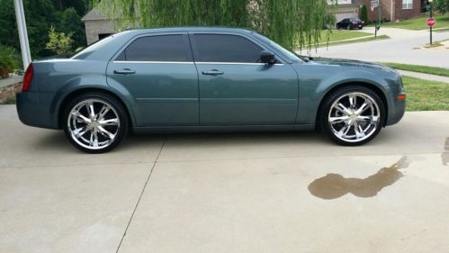 2006 chrysler 300 2.7l v6, two owner