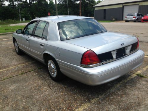 2000 Ford Crown Victoria Base Sedan 4-Door 4.6L, image 6
