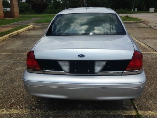 2000 Ford Crown Victoria Base Sedan 4-Door 4.6L, image 7