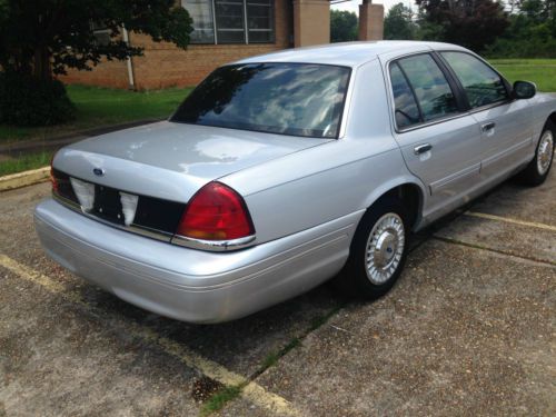 2000 Ford Crown Victoria Base Sedan 4-Door 4.6L, image 8