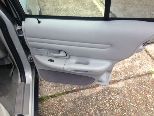 2000 Ford Crown Victoria Base Sedan 4-Door 4.6L, image 15