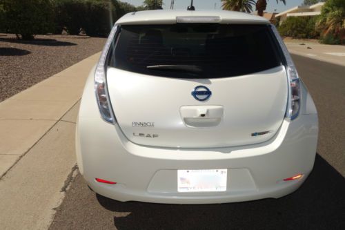 2013 LEAF NAVIGATION REAR AND SIDE CAMERS ONLY 7,500 MILES, US $18,900.00, image 2