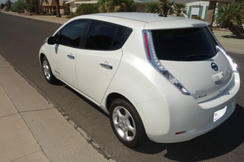 2013 LEAF NAVIGATION REAR AND SIDE CAMERS ONLY 7,500 MILES, US $18,900.00, image 4