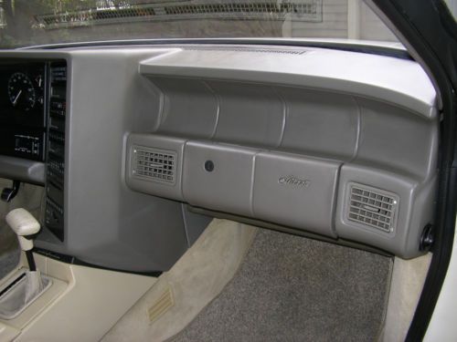 ALL Original LOW mileage Cadillac Allante  NORTHSTAR, image 14