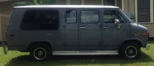 1991 chevy van g20, 305,auto,runs drives