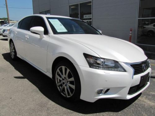 4dr sdn awd 3.5l sunroof nav 4-wheel abs 4-wheel disc brakes 6-speed a/t