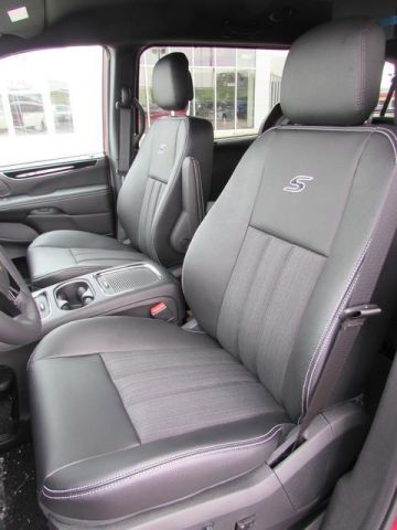 2014 chrysler town & country s