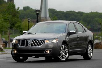 2010 lincoln mkz base