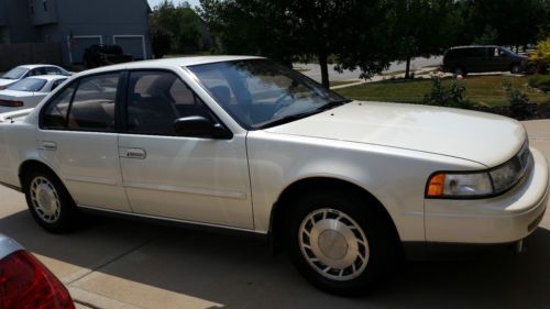 4 doors sedan white pearl engine 6 cyl fwd fuel gasoline1993 nissan maxima se